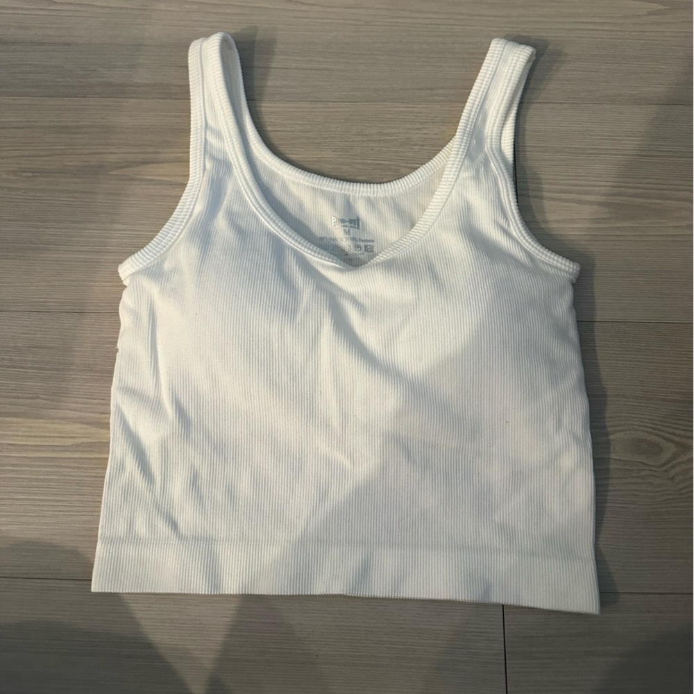 ❤️BOGO FREE❤️ padded white tank